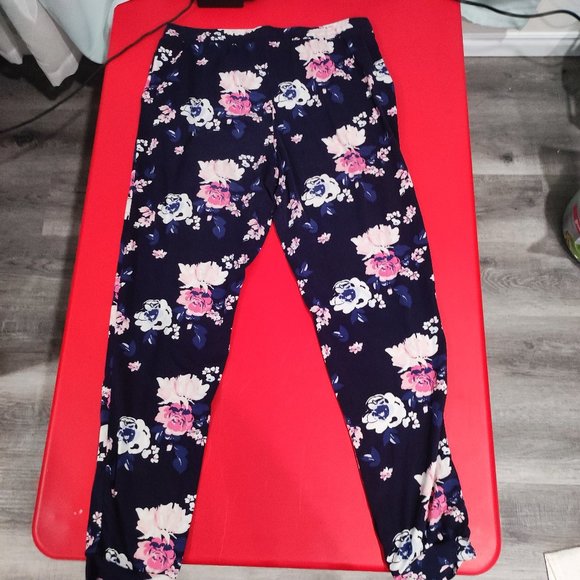 Carisma pajama black with floral design women's size L - Picture 3 of 6